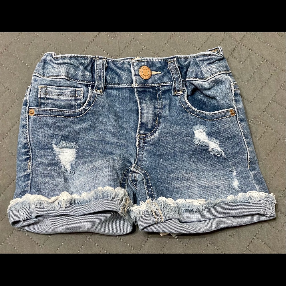🎀Girls Denim Shorts with white eyelet trim🎀